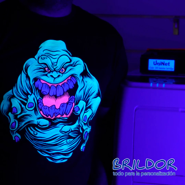 camiseta personalizada fluorescente