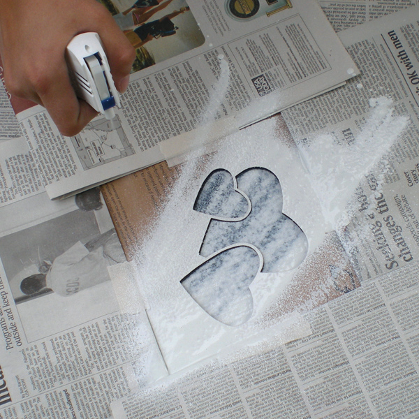 Cómo pintar sobre tela con spray, utilizando una plantilla - Blog Brildor